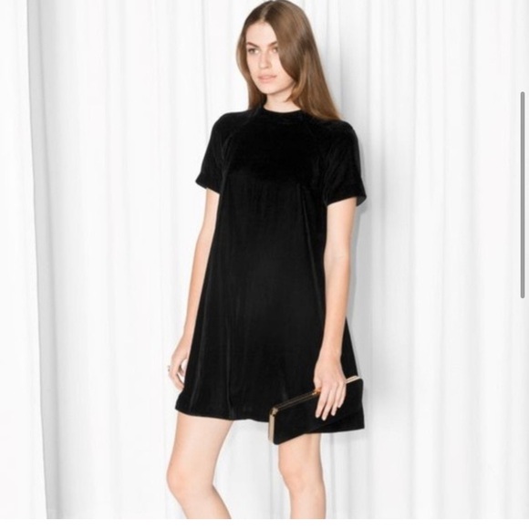& Other Stories Dresses & Skirts - & Other Stories Crushed Velvet Black Swing Dress Short Sleeves Size 8 A- Line